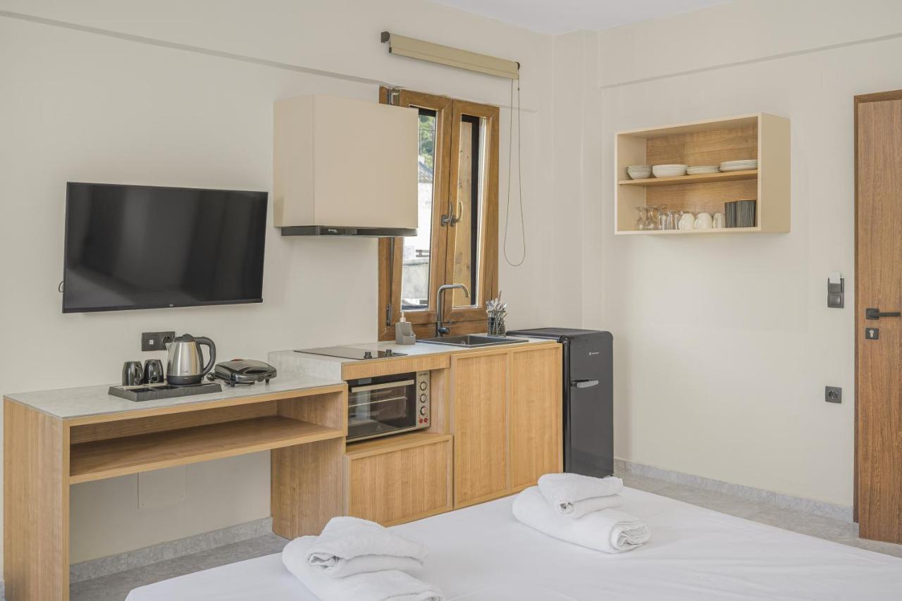 Achatis Suites ヘルソニソス エクステリア 写真