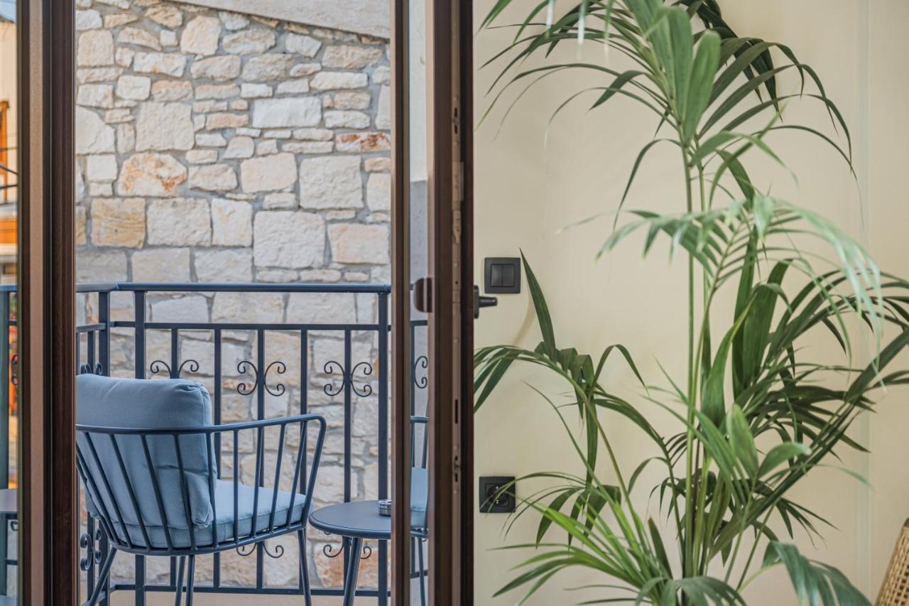 Achatis Suites ヘルソニソス エクステリア 写真