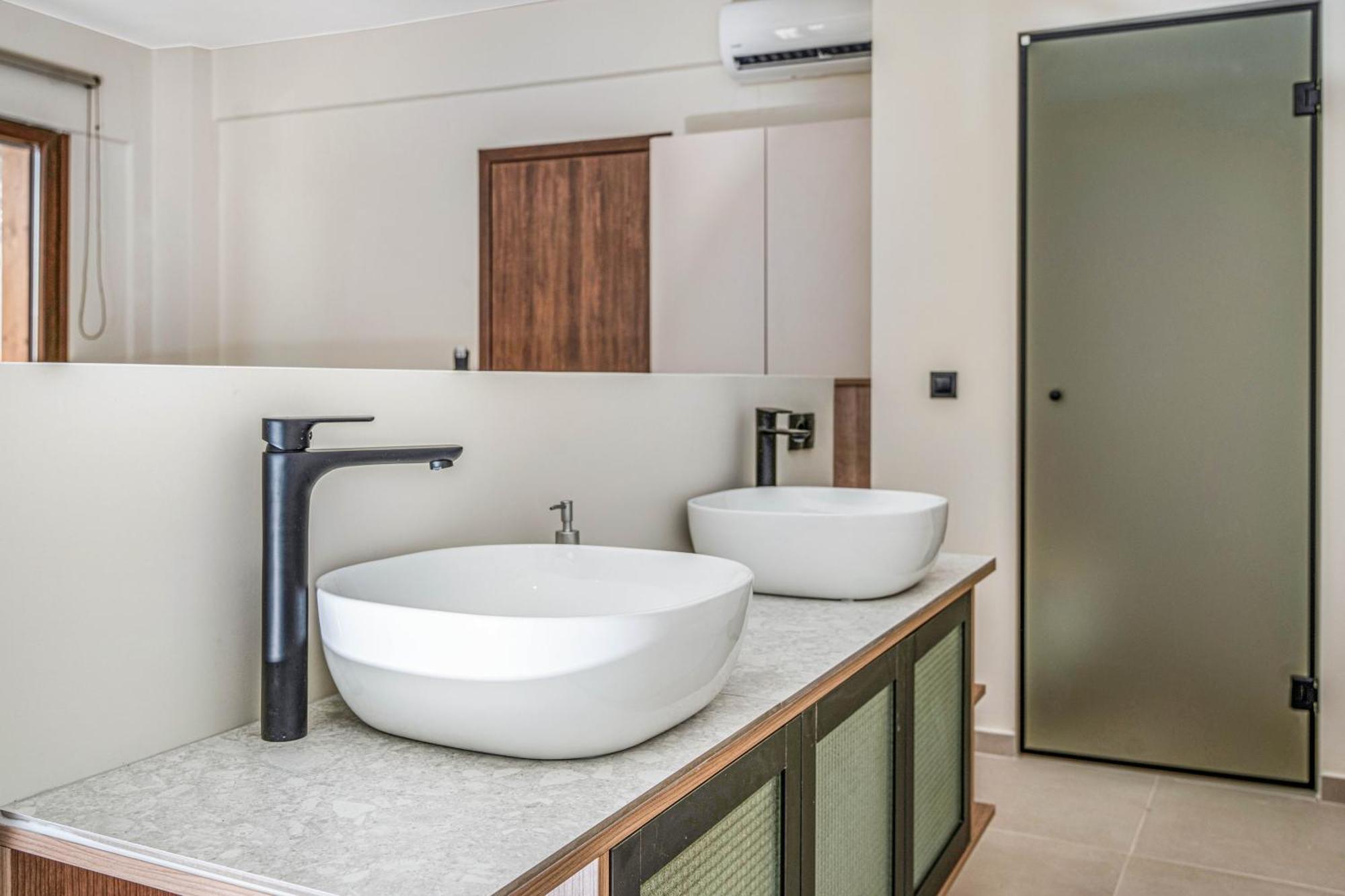 Achatis Suites ヘルソニソス エクステリア 写真